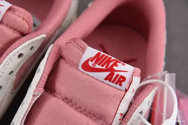 Rep MAX Scott DM7866-600 Low OG Travis 1 x AJ SP 0623